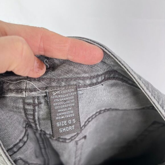 Chico's Additions Light Gray Denim Jeans Straight Leg 0.5 Short S/6 - Picture 8 of 9